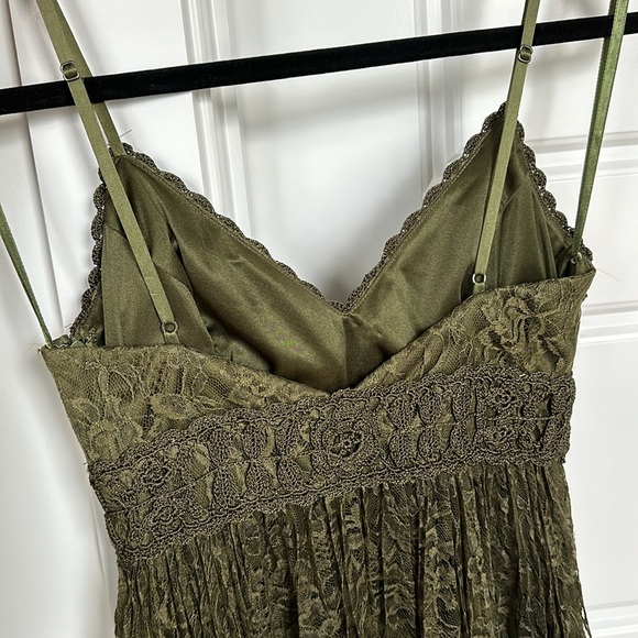 Cache Dress - Picture 4 of 7